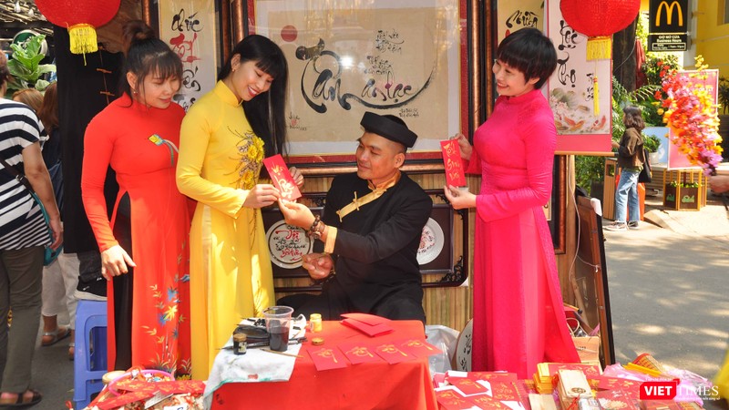 Thú chơi Tết sách thanh tao của người Sài Thành