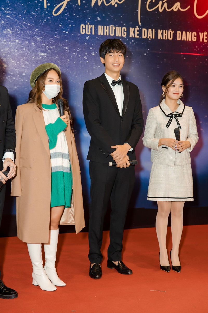 Bộ ba Quốc Anh - Khả Ngân và Hoàng Yến Chibi 