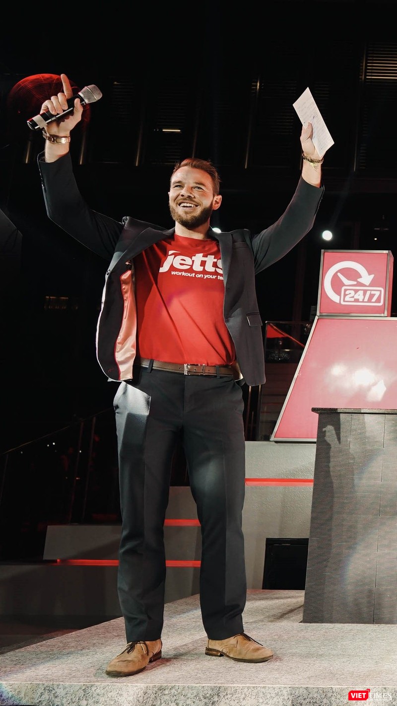 Ông Derrick Fort, Giám đốc điều hành Jetts 24 Hour Fitness