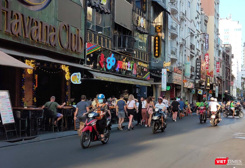 Du khách quốc tế đến Bùi Viện đã giảm sâu, lại còn rất thờ ơ với mọi dịch vụ du lịch (Ảnh: Hòa Bình) Du khách quốc tế đến TP.HCM đã giảm sâu, lại còn rất thờ ơ với mọi dịch vụ du lịch