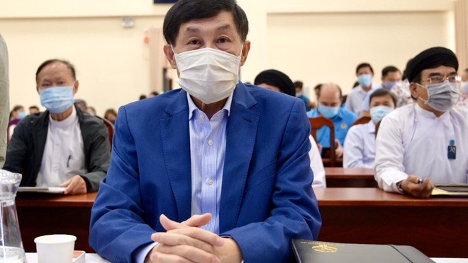 Hàng trăm hành khách ồn ào không chịu trả phí cách ly giờ đang ở đâu? ảnh 8 “Vua hàng hiệu” thuê chuyên cơ đưa con gái về VN ủng hộ 25 tỷ chống COVID-19