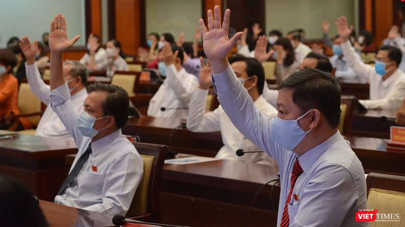 TP.HCM hỗ trợ 9 tỷ đồng cho người bán vé số bị ảnh hưởng bởi COVID-19 ảnh 2 TP.HCM dành 1.800 tỉ đồng hỗ trợ người lao động mất việc vì COVID-19