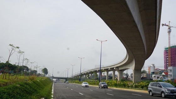 Metro đoạn đường trên cao đã cơ bản hoàn thành (Ảnh: Quốc Hùng) Metro đoạn đường trên cao đã cơ bản hoàn thành (Ảnh: Quốc Hùng)