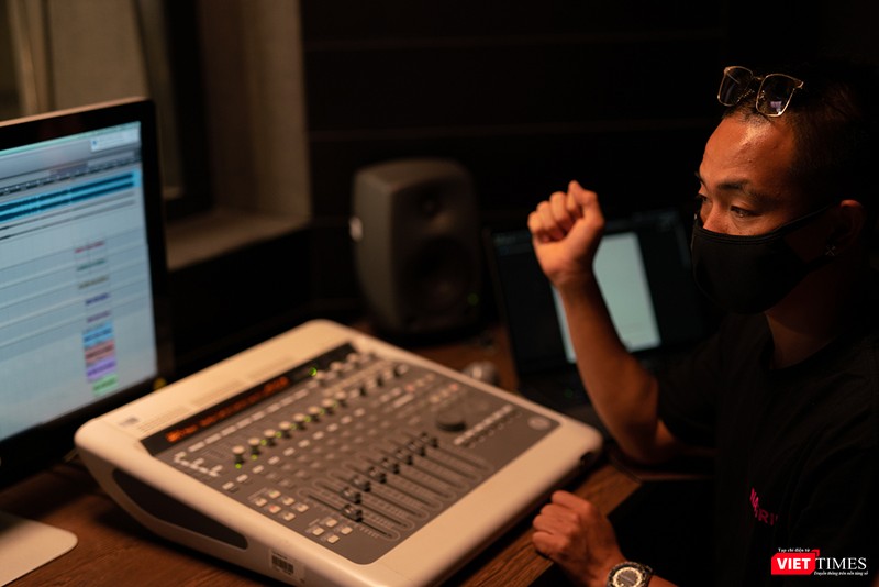 Lo lắng, vất vả, cực nhọc hậu trường sản xuất Những khuôn hình cực nhọc hậu trường sản xuất