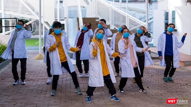 Khẩn cấp yêu cầu thực hiện nghiêm giãn cách xã hội ảnh 4 “Vũ điệu rửa tay” đầy ý nghĩa trong những ngày cách ly toàn xã hội