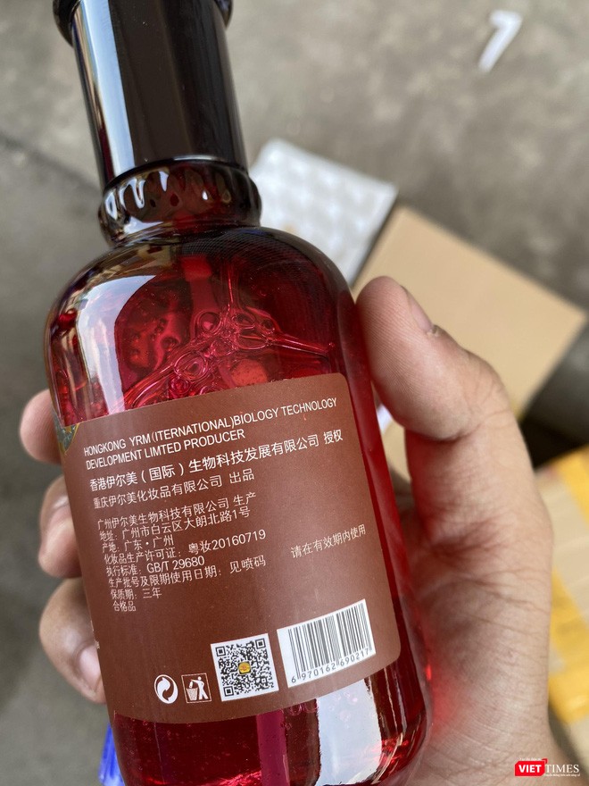 Phát hiện kho mỹ phẩm lậu của hoa hậu với nhiều loại hàng 