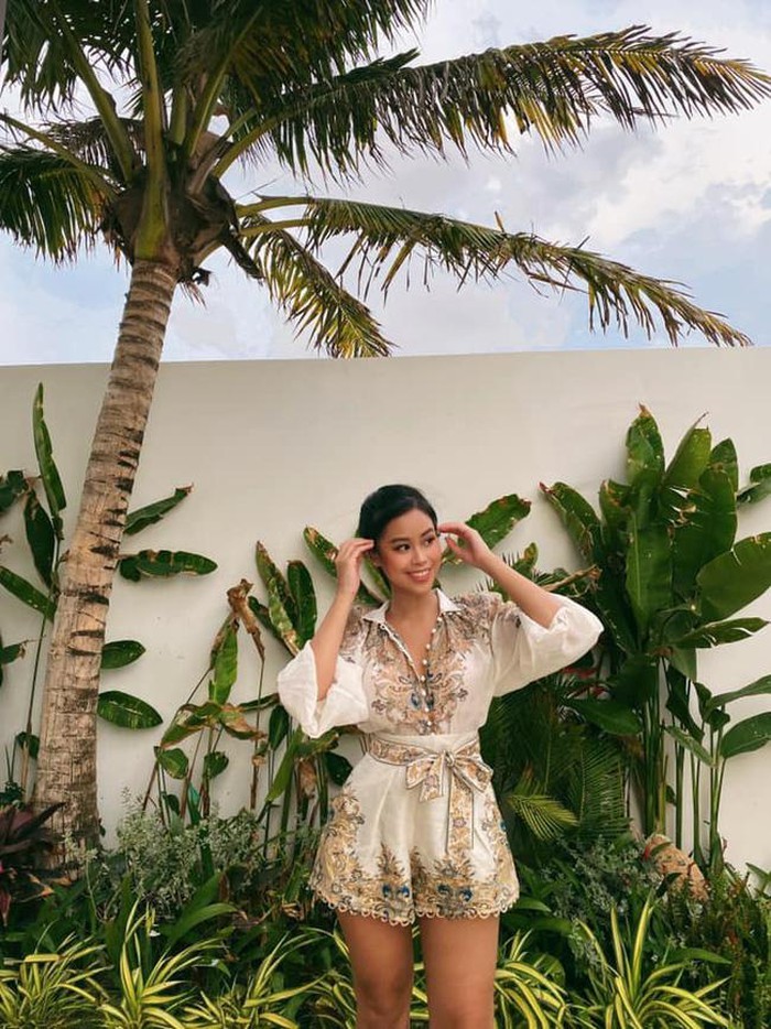 Giờ đây, hot girl em chồng Tăng Thanh Hà đã xuất hiện trở lại, vô cùng xinh đẹp, nóng bỏng