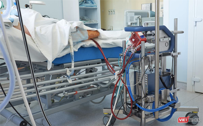 Bệnh nhân 91 nguy kịch phổi đông đặc, dương tính trở lại