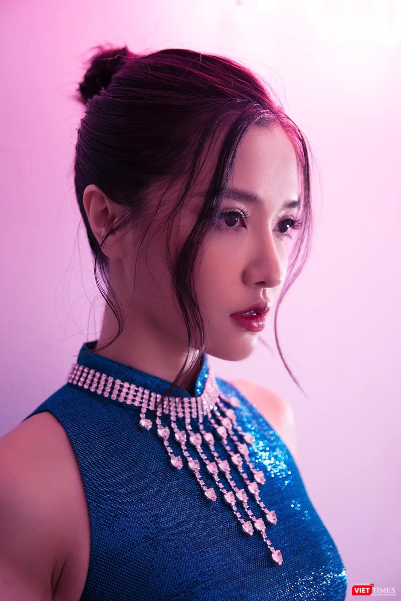 Nữ ca sĩ "Bùa yêu" mang đến một làn gió mới với teaser MV đậm chất hè