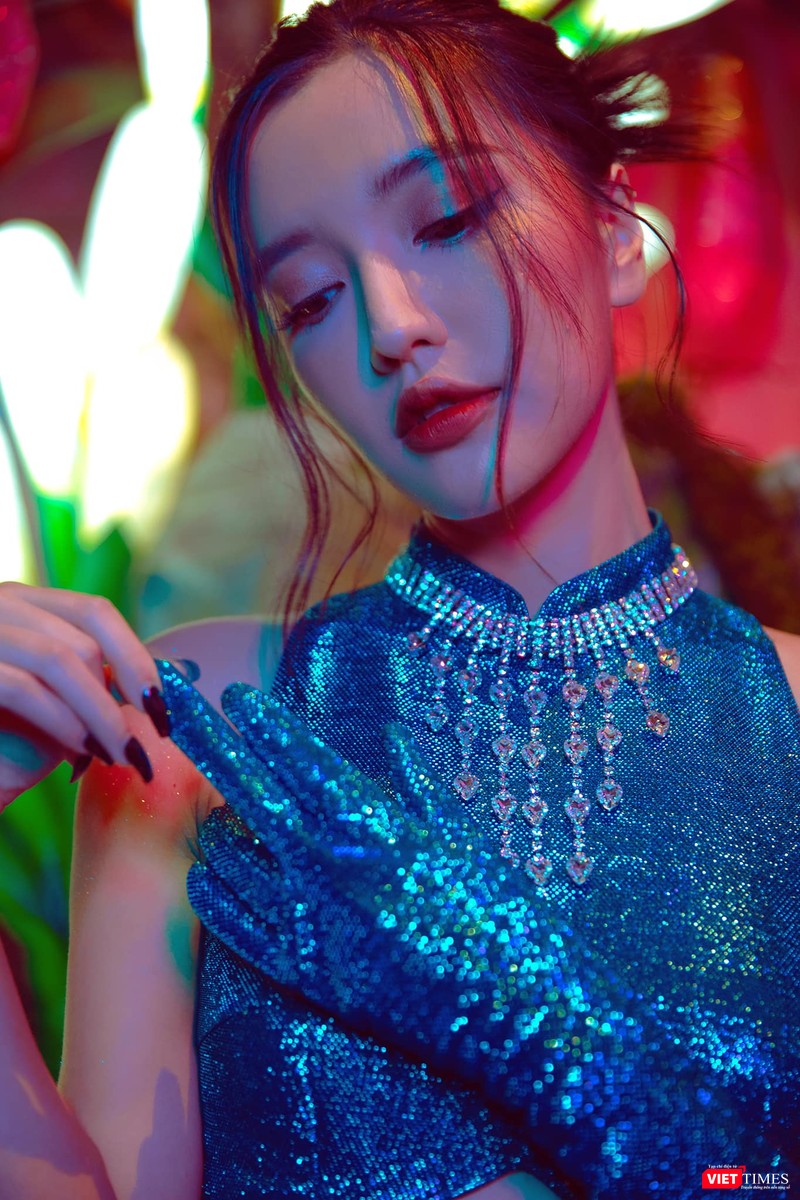 "Nữ hoàng đu đưa" sẽ khui gì trong MV mới?