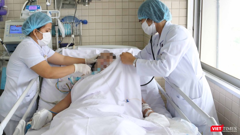 Hy vọng ngưng máy thở cho bệnh nhân bị ngạt khói do cháy nhà