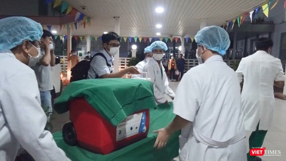 Chiếc thùng vận chuyển đặc biệt mang trái tim từ HN vào TP.HCM (Ảnh: BVCR cung cấp) Chiếc thùng vận chuyển đặc biệt mang trái tim từ HN vào TP.HCM (Ảnh: BVCR cung cấp)