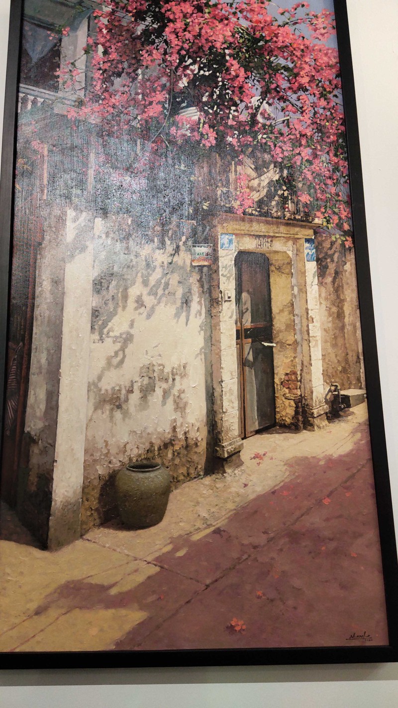 Tác phẩm Trước nhà có hoa - của Nguyễn Ngọc Anh