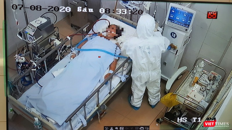 BS. Trần Thanh Linh và các đồng nghiệp đã đồng hành nhiều tháng nay cùng các BN nặng COVID-19 BS Trần Thanh Linh và các đồng nghiệp đã đồng hành nhiều tháng nay cùng các BN nặng COVID-19