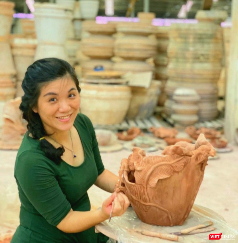 Thục Quyên trăn trở với cách pha màu men 