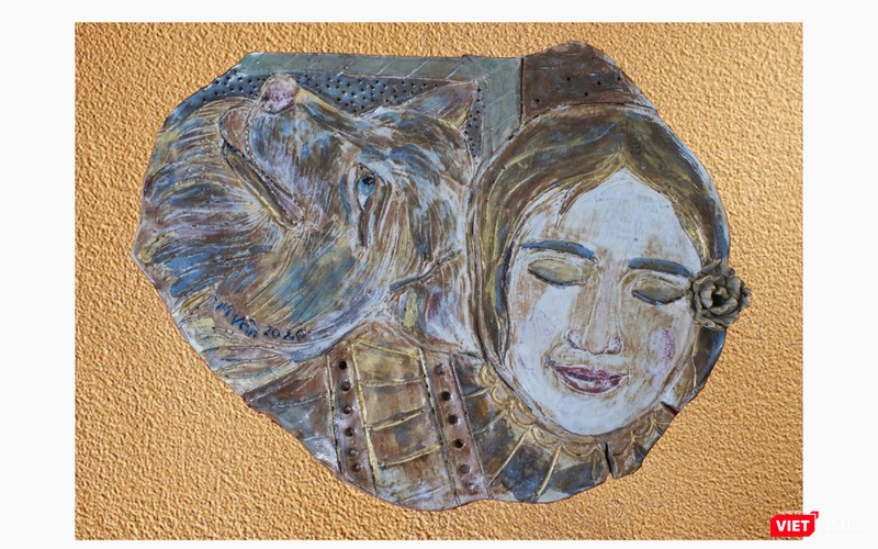 Yêu thương, Gốm, 40x52, họa sĩ Mỹ Vân