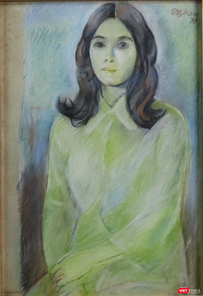 Chân dung thiếu nữ, phấn và sáp màu trên giấy, 51 x 35 cm, 1977, Dương Bích Liên (Ảnh: PI) Chân dung thiếu nữ, phấn và sáp màu trên giấy, 51 x 35 cm, 1977, Dương Bích Liên (Ảnh: PI)