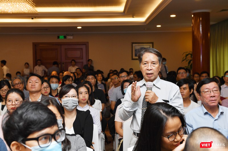 Dịch giả Trần Văn Thuận nhận giải Sách hay 2020 với việc chuyển ngữ cuốn 