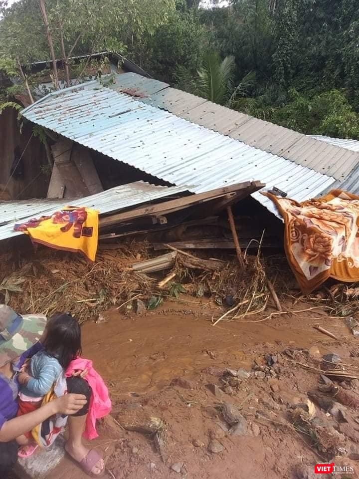 Người già, trẻ nhỏ gặp nạn bất ngờ ở Phước Sơn (Ảnh: QNO)