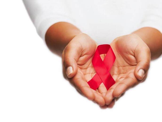 Nghĩa vụ của người nhiễm HIV phải thông báo tình trạng nhiễm HIV của mình cho vợ, chồng, người dự định kết hôn hoặc người sống chung như vợ chồng