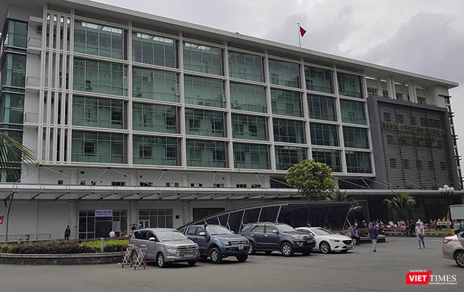 Các bác sĩ tại BV Nhi Đồng 2 đã tích cực cứu chữa nhưng cháu bé không qua khỏi, đã thiệt mạng sau khi bị mẹ ruột trầm cảm bạo hành (Ảnh: Hải Linh)