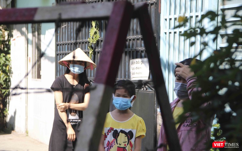 Có khoảng 500 cư dân đang sống trong vùng phong toả