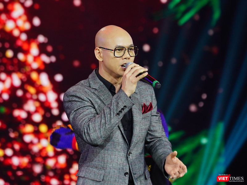 Phan Đinh Tùng đầy năng lượng với ca khúc "Feliz Navidad" Phan Đinh Tùng đầy năng lượng với ca khúc "Feliz Navidad"