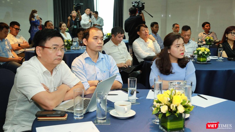 Các CEO cho biết, hành trình chuyển đổi số nhiều gian nan, thách thức nhưng không thể không thay đổi Các CEO cho biết, hành trình chuyển đổi số nhiều gian nan, thách thức nhưng không thể không thay đổi