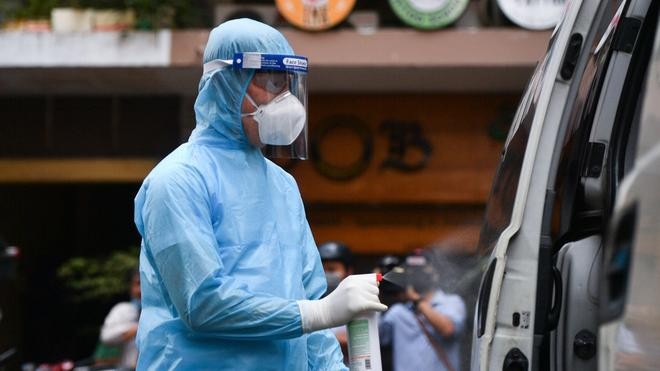 Phun khử khuẩn tại sân bay Tân Sơn Nhất (Ảnh: CTV) Phun khử khuẩn tại sân bay Tân Sơn Nhất (Ảnh: CTV)