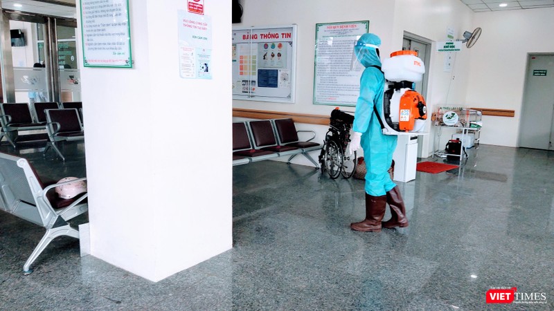 Bệnh viện Quân y 175 khử khuẩn nhiều khu vực (Ảnh: Hoà Bình) Bệnh viện Quân y 175 khử khuẩn nhiều khu vực (Ảnh: Hoà Bình)