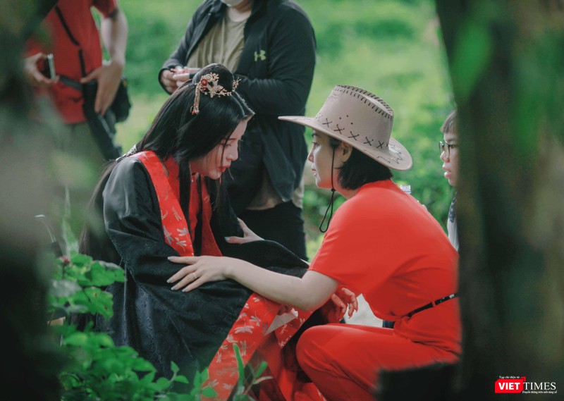 Hoạn Thư cũng bị mắc kẹt trong cái bẫy của cuộc đời chính mình