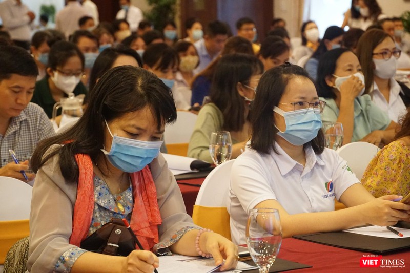 Gần 300 doanh nghiệp đến tham dự buổi đối thoại với BHXH TP.HCM (Ảnh: Phi Phi)