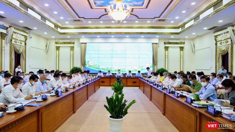 Toàn cảnh cuộc họp đang diễn ra tại UBND TP.HCM - Ảnh: Huyền Mai