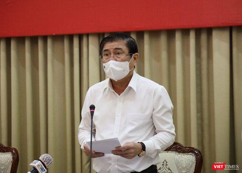 Ông Nguyễn Thành Phong tại cuộc họp sáng 7/6 - Ảnh: Mai Huyền