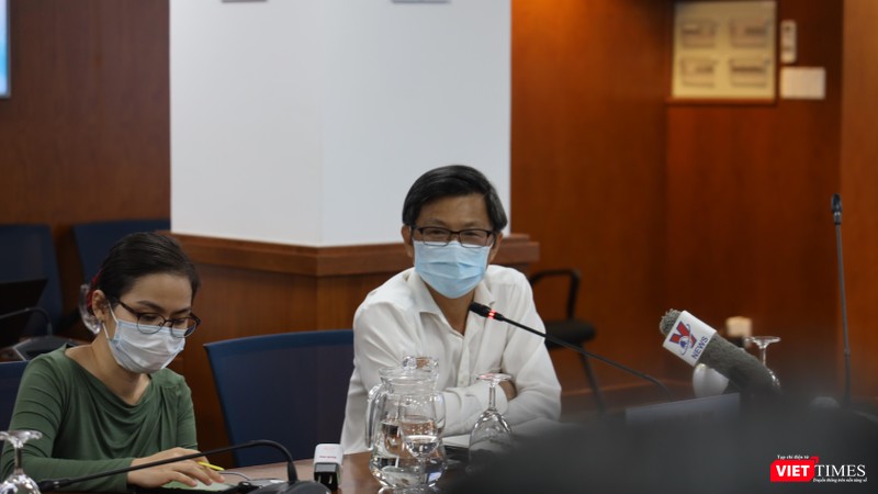 Giám đốc Trung tâm Kiểm soát bệnh tật TP.HCM - BS Nguyễn Trí Dũng nói thêm về chủng Delta gây nguy hiểm tới cộng đồng . Ảnh: Huyền Mai