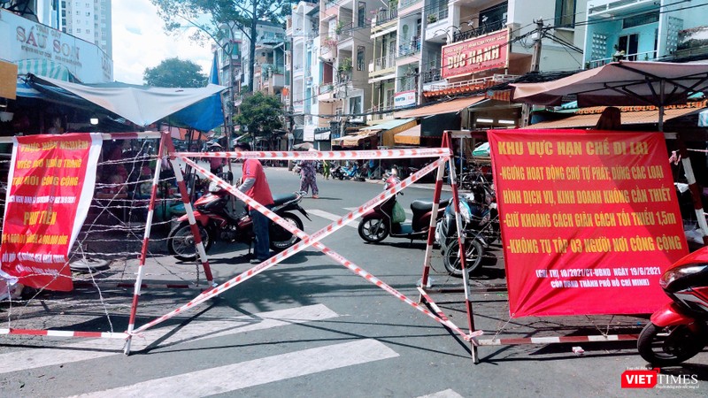Phong toả các khu chợ truyền thống để phòng dịch - Ảnh: Hoà Bình Phong toả các khu chợ truyền thống để phòng dịch - Ảnh: Hoà Bình
