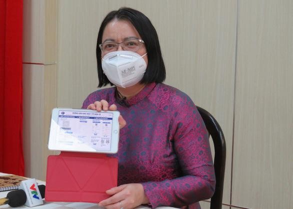 Bà Trinh nói về việc KBĐT do Sở Thông tin và truyền thông chủ trì, phối hợp Sở Y tế, Trung tâm Kiểm soát bệnh tật TP.HCM tổ chức. Ảnh: Thái An