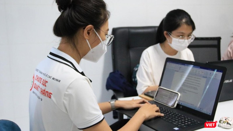 Hơn 400 sinh viên Đại học Y Dược TP.HCM miệt mài với nhiệm vụ thực hiện các cuộc gọi truy vết F0