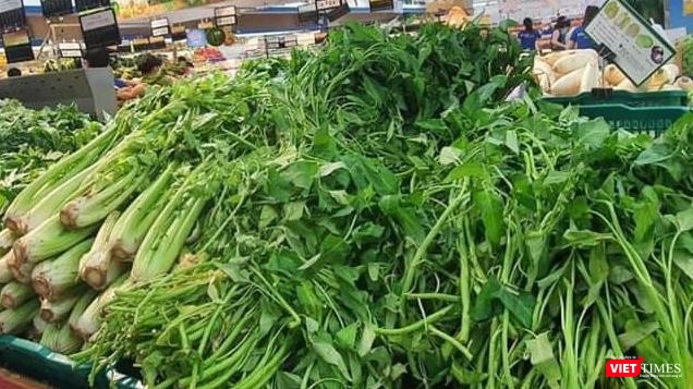 Nguồn cung ứng rau xanh và thực phẩm tươi sống cho TP.HCM bị thiếu trầm trọng trong những ngày vừa rồi - Ảnh: Hoà Bình 