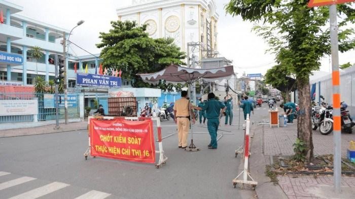 Chốt kiểm soát thực hiện Chỉ thị 16 - Ảnh: TTBC