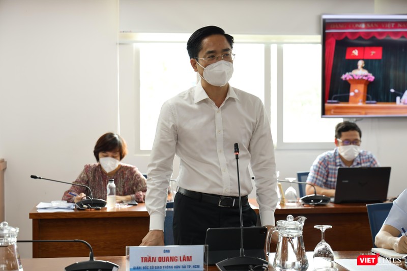 Giám đốc Sở Giao thông Vận tải - ông Trần Quang Lâm phát biểu tại họp báo hôm nay 25/7. Ảnh: Huyền Mai