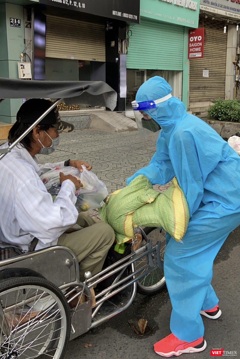 Hoa hậu Khánh Vân cùng các Á hậu nỗ lực mang gạo, rau củ đến cho người có hoàn cảnh khó khăn Hoa hậu Khánh Vân cùng các Á hậu nỗ lực mang gạo, rau củ đến cho người có hoàn cảnh khó khăn