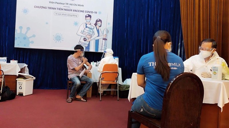 TP.HCM tiếp tục đẩy nhanh tiến độ tiêm vaccine cho các nhóm đối tượng khác nhau. Ảnh: Hoà Bình