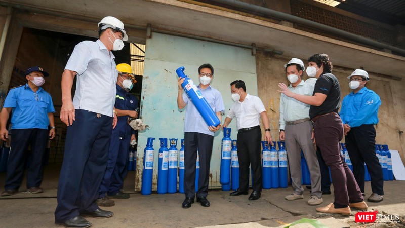 Hôm nay, Phó Thủ tướng Vũ Đức Đam đến thăm và khai trương trạm bơm ôxy Thủ Đức, tiếp sức cho ATM Ô xy chống dịch của TP.HCM