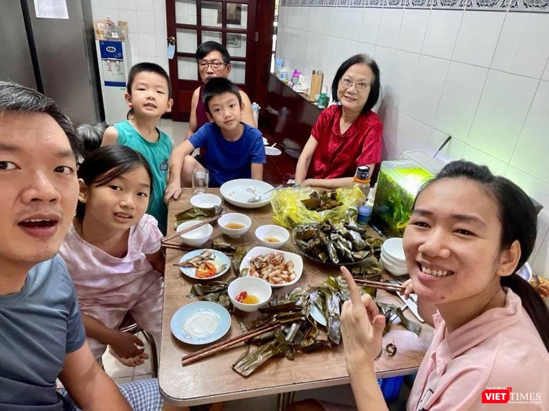Bữa cơm của một gia đình đặc biệt có 8 F0 đã cùng chiến thắng COVID-19