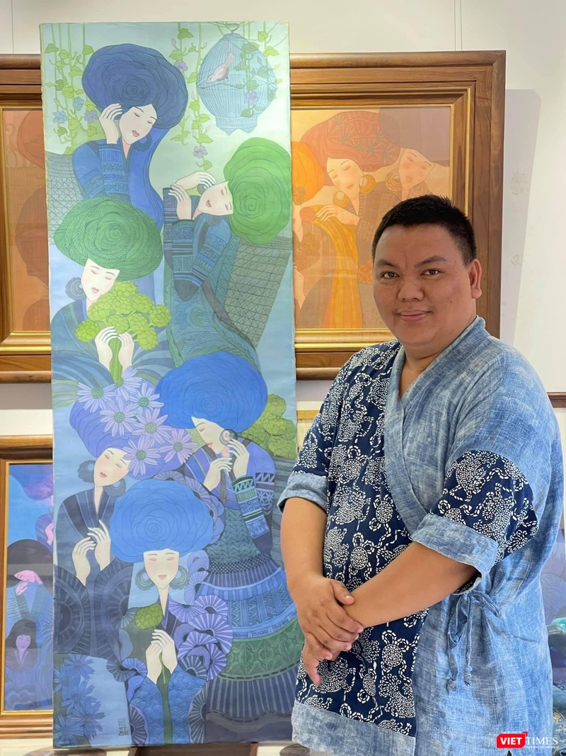 Hà Hùng Dũng và bức tranh gốc đang lưu giữ tại Cọ Gallery TP.HCM Hà Hùng Dũng và bức tranh gốc đang lưu giữ tại Cọ Gallery TP.HCM