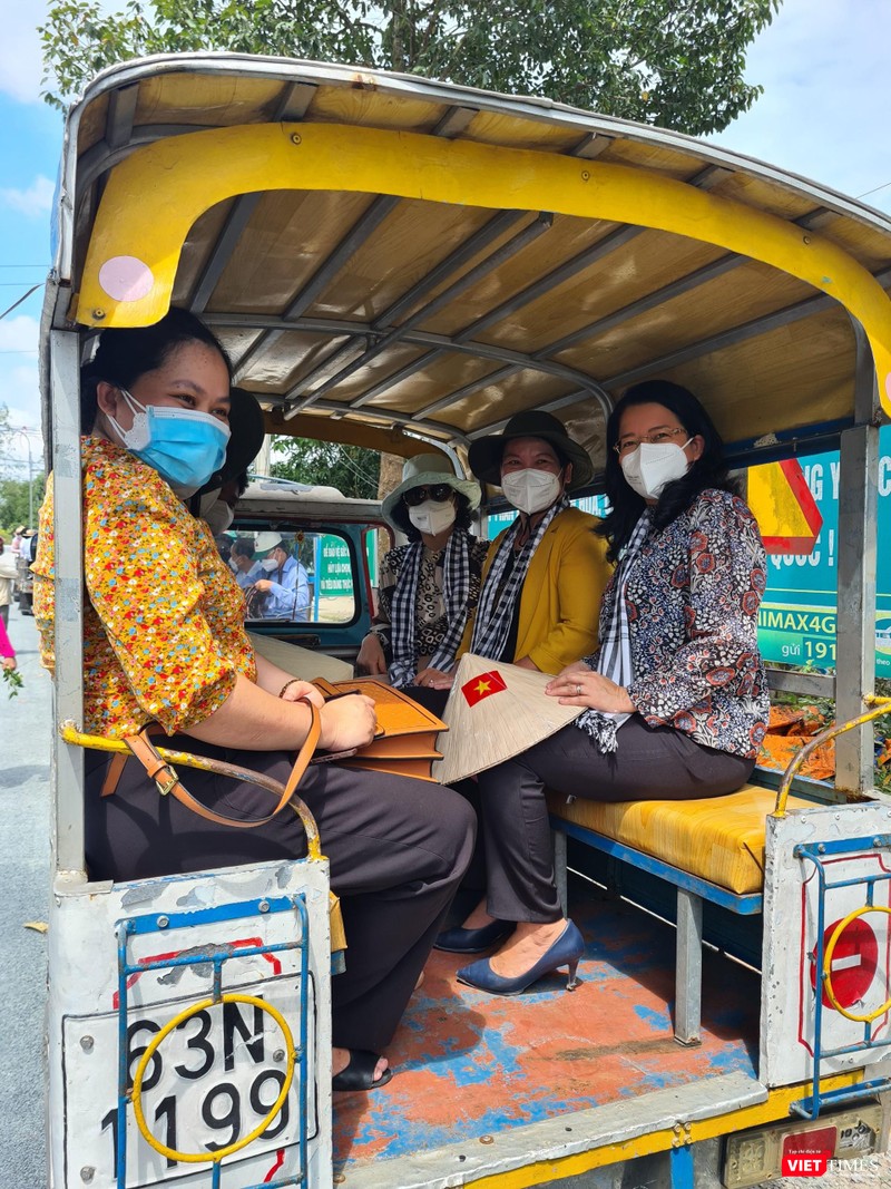 Du lịch Bến Tre đang là xu hướng có thể kết nối vì tỉnh này rất gần TP.HCM và đặc biệt nổi bật là vùng dừa phương Nam. Ảnh: SDL Du lịch Bến Tre đang là xu hướng có thể kết nối vì tỉnh này rất gần TP.HCM và đặc biệt nổi bật là vùng dừa phương Nam. Ảnh: SDL