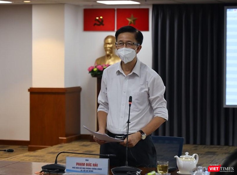 Phó Ban Chỉ đạo Phạm Đức Hải nêu rõ, theo quan điểm của TP, bất kì ai phát hiện bản thân nhiễm COVID-19 đều được tiếp cận với y tế địa phương Phó Ban Chỉ đạo Phạm Đức Hải nêu rõ, theo quan điểm của TP, bất kì ai phát hiện bản thân nhiễm COVID-19 đều được tiếp cận với y tế địa phương