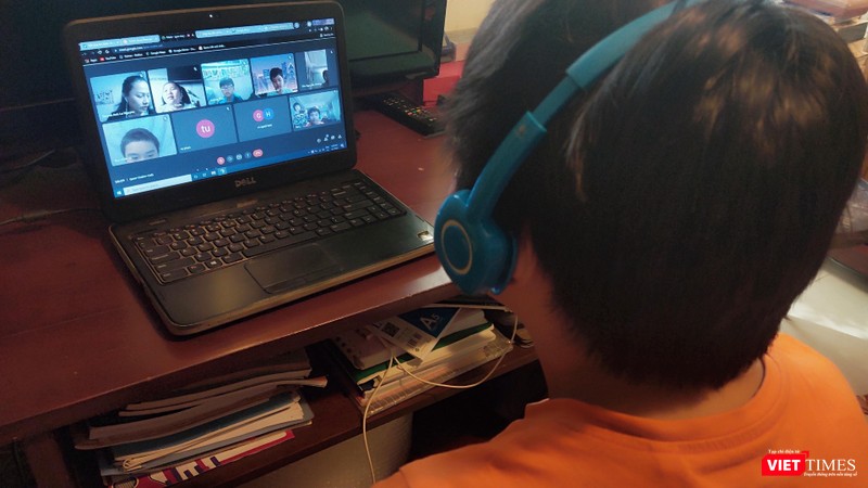 Học sinh TP.HCM các cấp lớp đều học trực tuyến từ đầu năm học 2021-2022. Ảnh: Hoà Bình Học sinh TP.HCM các cấp lớp đều học trực tuyến từ đầu năm học 2021-2022. Ảnh: Hoà Bình