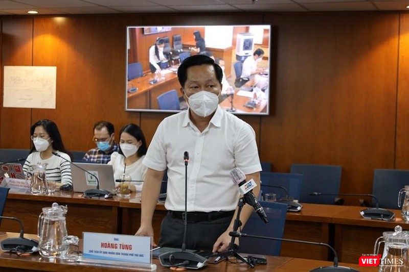 Ông Hoàng Tùng - Chủ tịch UBND TP Thủ Đức cung cấp thông tin. Ảnh: Linh Nhi